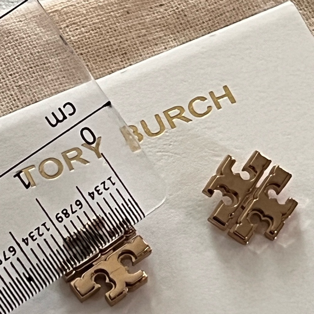 TORY BURCH• Small Logo Earrings - Picture 4 of 15